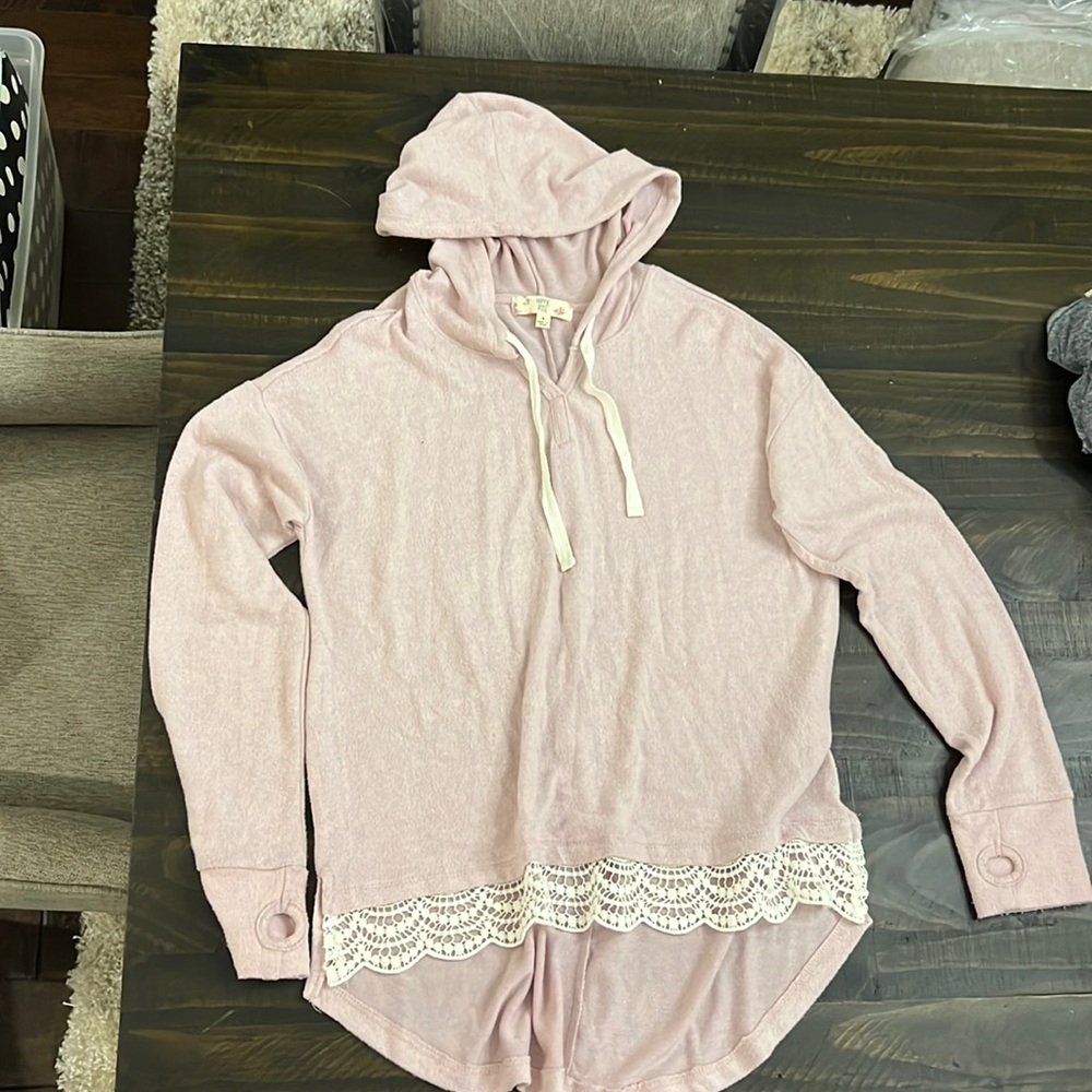Hippie rose women’s size large. With lace detail.